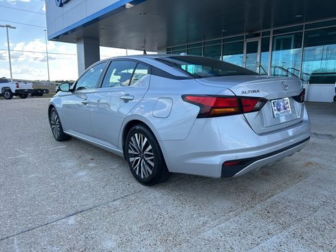 Used 2024 Nissan Altima 2.5 SV image 8