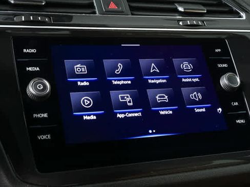 Used 2023 Volkswagen Tiguan SE FWD image 17