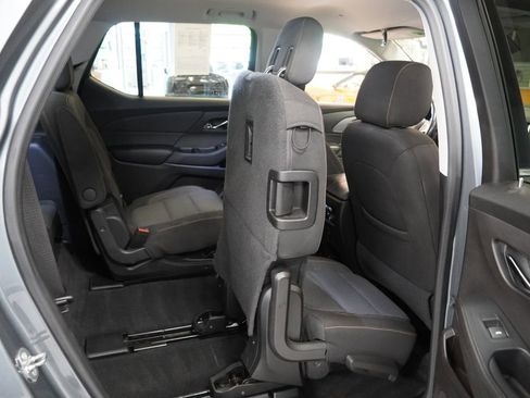 Used 2018 Chevrolet Traverse LT FWD image 23