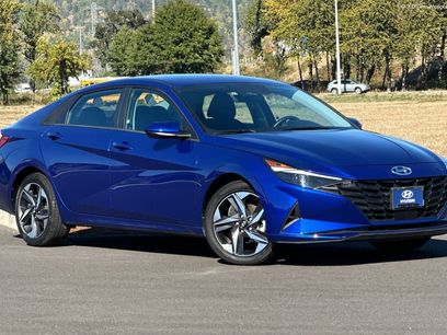 Used 2023 Hyundai Elantra SEL w/ Convenience Package