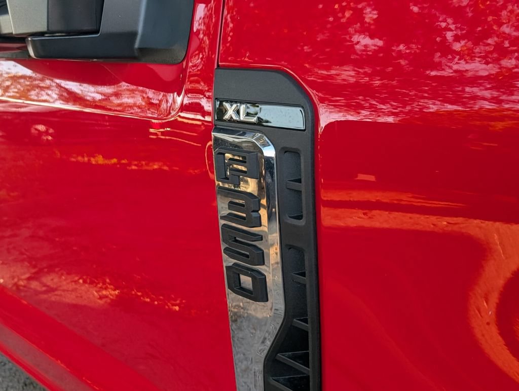 New 2026 Ford F350 XL w/ XL Chrome Package RWD image 6