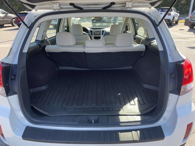 Used 2014 Subaru Outback 2.5i AWD/4WD image 9