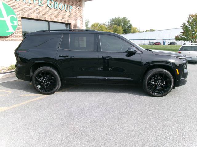 Used 2024 Chevrolet Traverse RS w/ LPO, Floor Liner Package AWD/4WD image 3