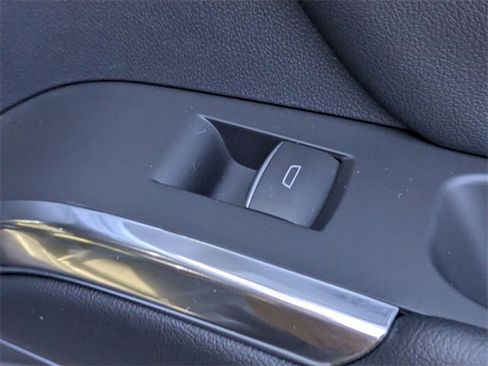 Certified 2024 Chevrolet Traverse RS image 37