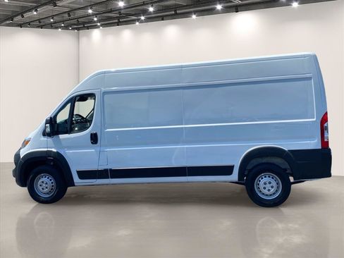 Used 2026 RAM ProMaster 2500 w/ Convenience Group FWD image 4
