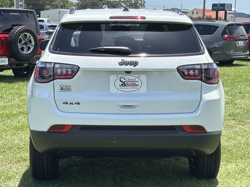 New 2026 Jeep Compass Latitude AWD/4WD image 12