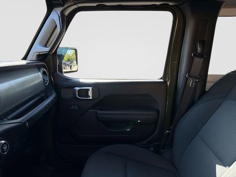 Used 2023 Jeep Wrangler Sport S AWD/4WD image 15