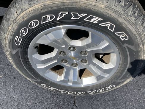 Used 2015 Chevrolet Silverado 1500 LT w/ All Star Edition AWD/4WD image 9