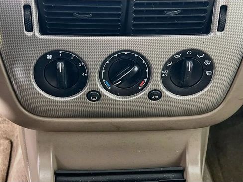 Used 2003 Ford Explorer XLT AWD/4WD image 15