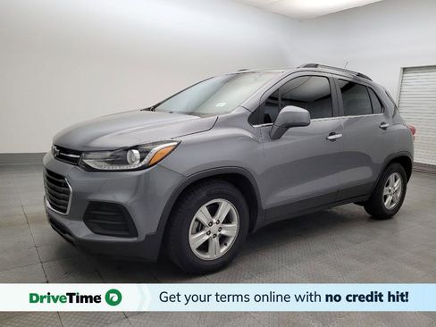 Used 2020 Chevrolet Trax LT w/ Driver Confidence Package image 1