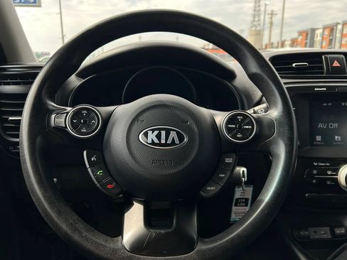 Used 2019 Kia Soul + FWD image 9