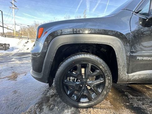 Used 2023 Jeep Renegade Altitude image 20