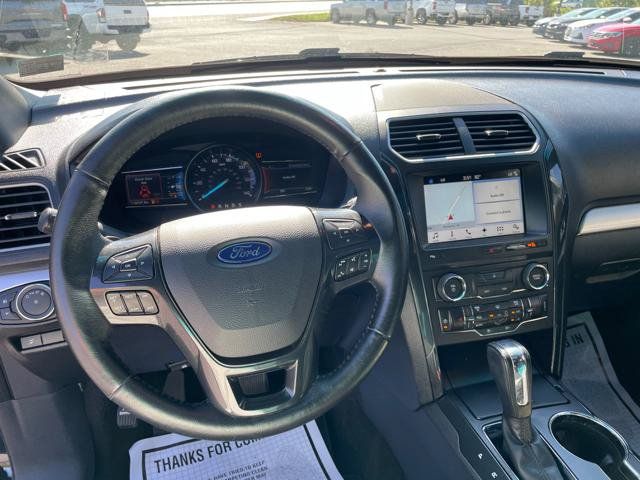 Used 2017 Ford Explorer XLT w/ Equipment Group 202A AWD/4WD image 19