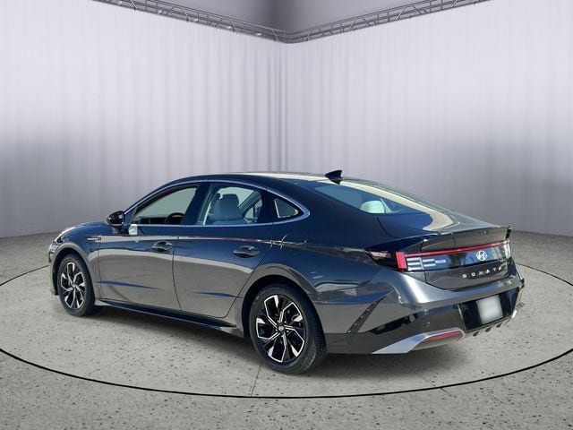 Used 2025 Hyundai Sonata SEL FWD image 7