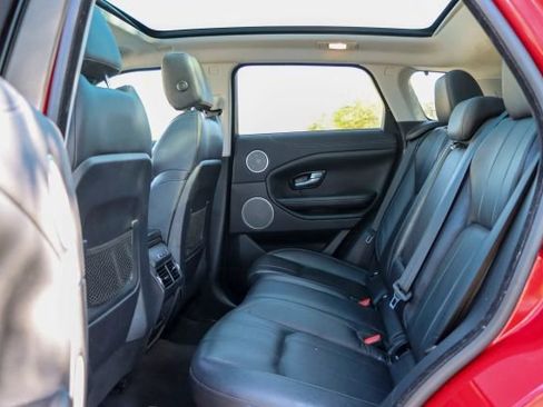 Used 2017 Land Rover Range Rover Evoque SE image 25