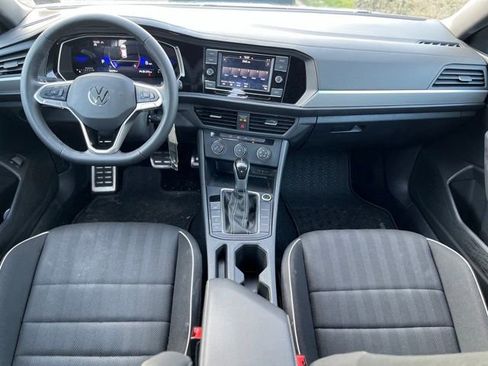 Used 2023 Volkswagen Jetta Sport image 27