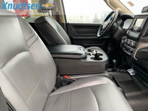 Used 2019 RAM 2500 Tradesman w/ Chrome Appearance Group image 13