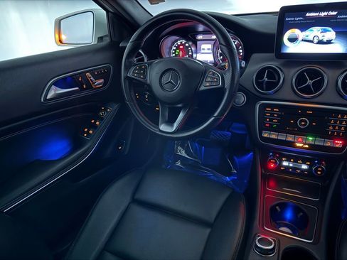 Used 2020 Mercedes-Benz GLA 250 4MATIC image 27