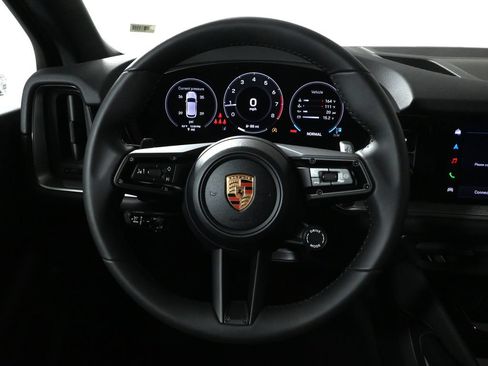 Used 2026 Porsche Cayenne AWD/4WD image 18