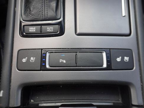 Used 2015 Hyundai Genesis 5.0 RWD image 39
