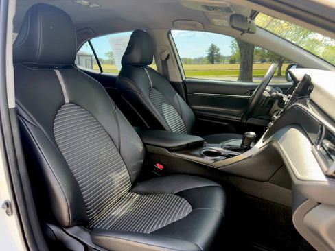 Used 2021 Toyota Camry SE FWD image 22
