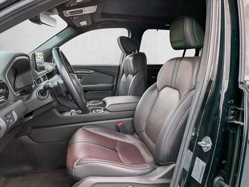 Used 2025 Honda Pilot Black Edition image 15