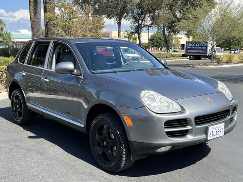 Used 2004 Porsche Cayenne S AWD/4WD image 17