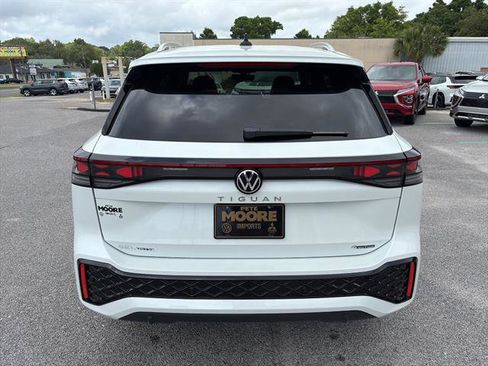 New 2026 Volkswagen Tiguan SEL R-Line AWD/4WD image 7