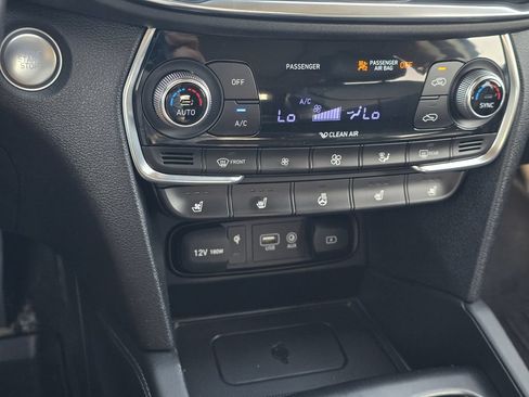 Used 2020 Hyundai Santa Fe Limited AWD/4WD image 20