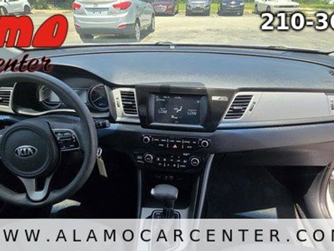 Used 2019 Kia Niro FE FWD image 16