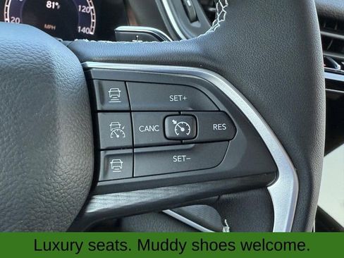 New 2025 Jeep Grand Cherokee Altitude image 12