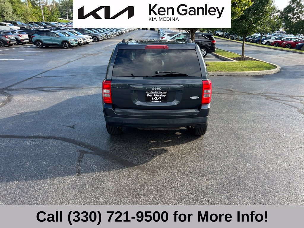 Used 2014 Jeep Patriot Latitude FWD image 12