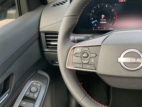 New 2026 Nissan Sentra SR FWD image 9
