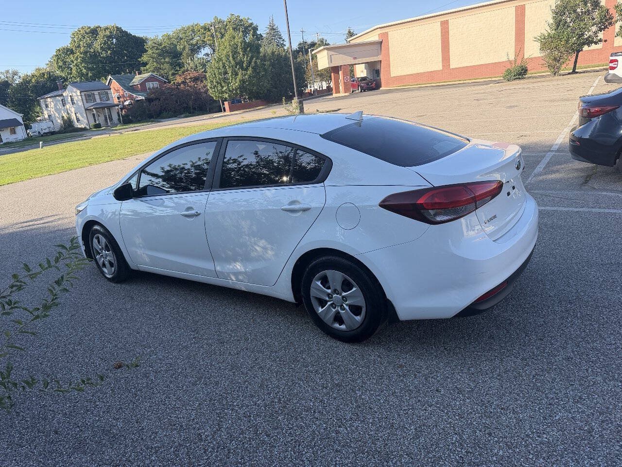 Used 2018 Kia Forte LX FWD image 2