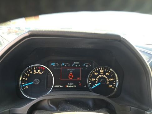 Used 2015 Ford F150 Platinum w/ Equipment Group 701A Luxury image 8