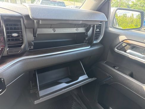 Used 2023 Chevrolet Silverado 1500 LT AWD/4WD image 31
