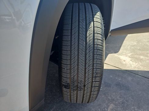 New 2026 Chevrolet Trax LS w/ Driver Confidence Package FWD image 34