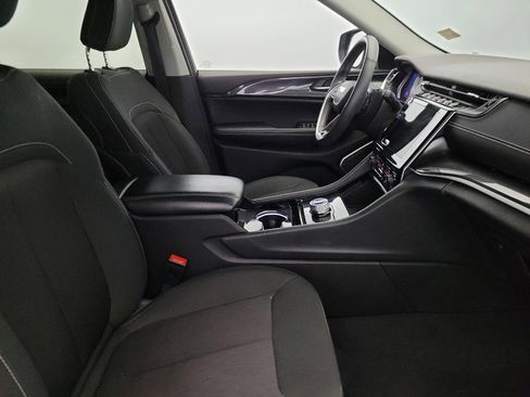 Used 2022 Jeep Grand Cherokee L Laredo w/ Luxury Tech Group I image 21