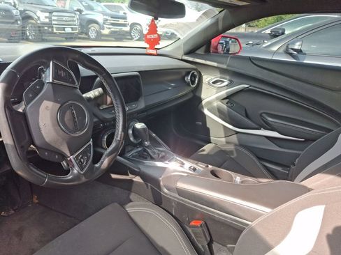 Used 2016 Chevrolet Camaro LT w/ Technology Package RWD image 8