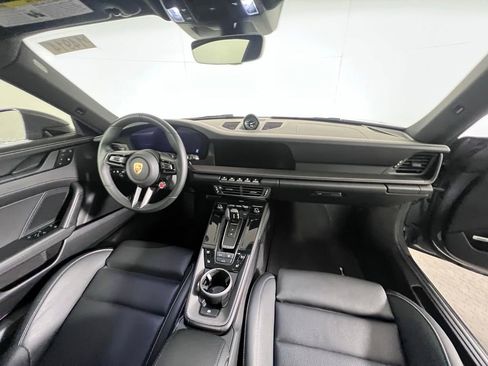 Certified 2025 Porsche 911 Carrera RWD image 23
