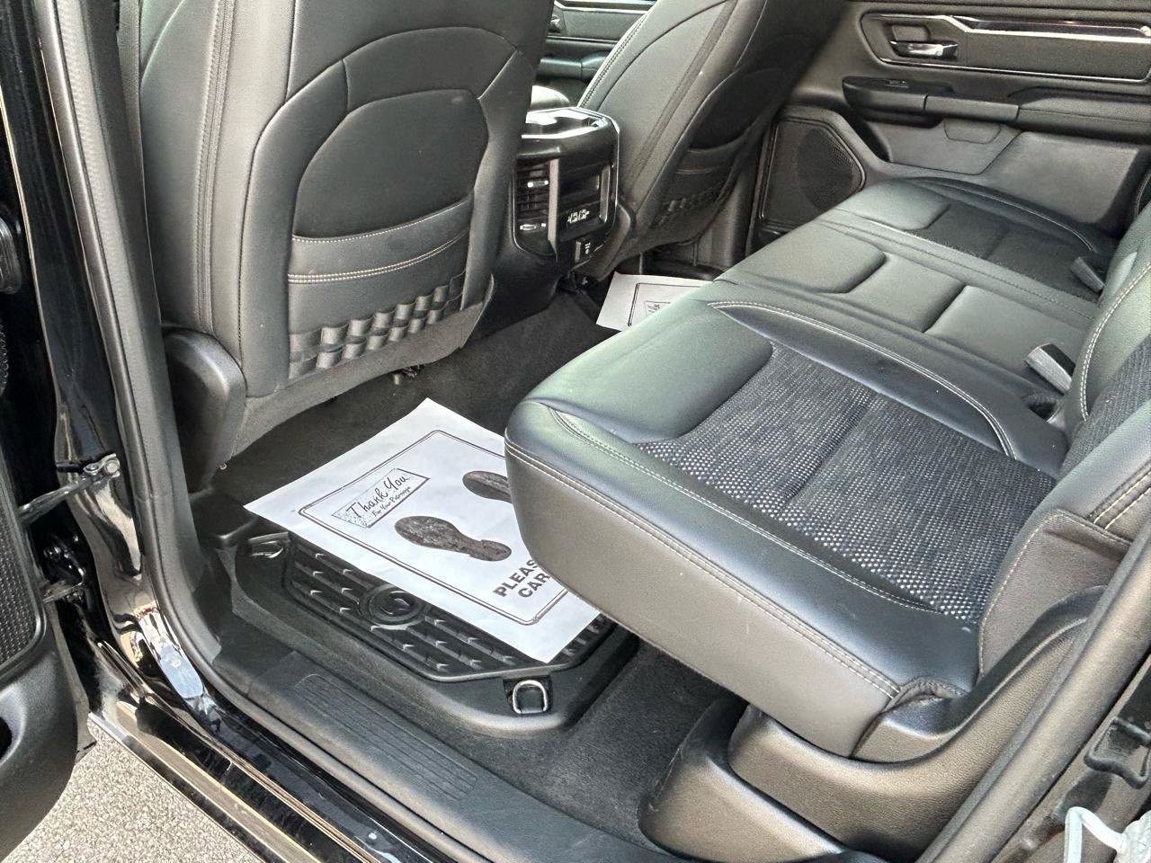 Used 2020 RAM 1500 4x4 Crew Cab image 9