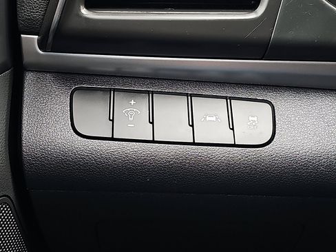 Used 2020 Hyundai Elantra SE w/ Cargo Package (C1) image 25