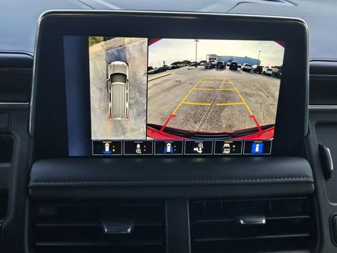 Used 2024 Chevrolet Tahoe Z71 w/ Luxury Package image 20