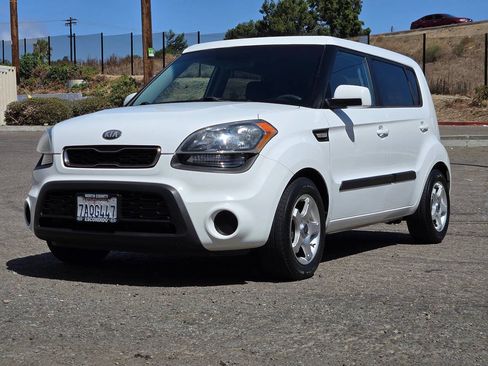 Used 2013 Kia Soul FWD image 8