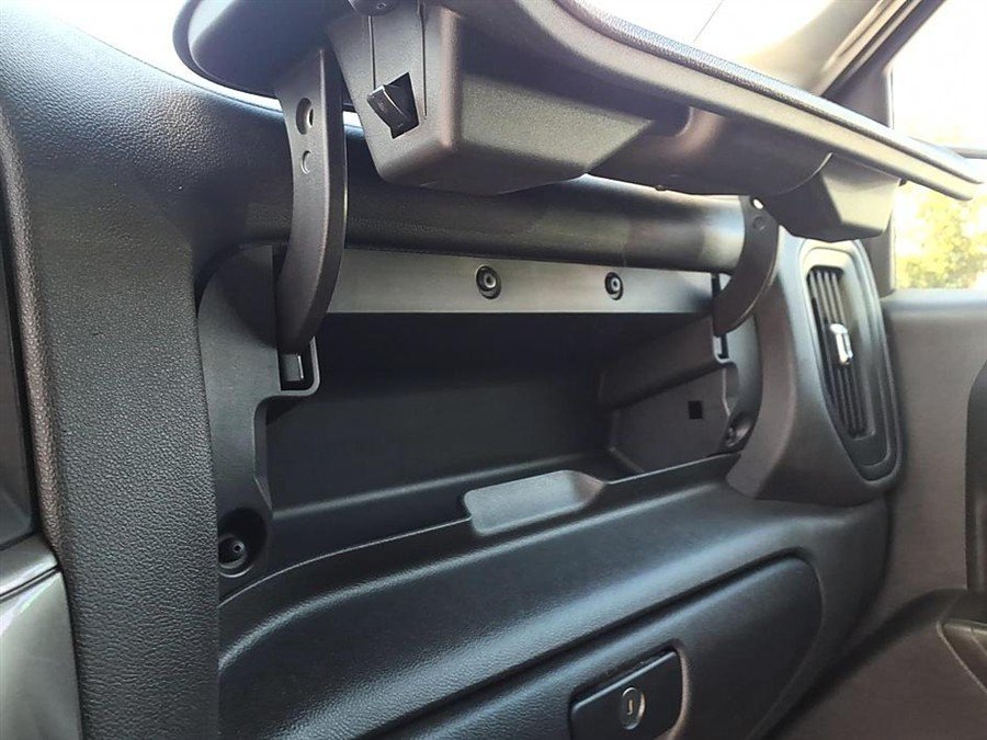 Used 2019 Chevrolet Silverado 1500 Custom w/ Custom Convenience Package AWD/4WD image 26