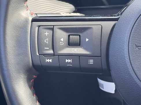 Certified 2025 Nissan Kicks SR FWD image 15