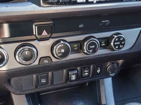 Used 2019 Toyota Tacoma TRD Sport image 20