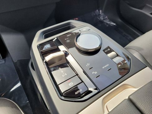Certified 2026 BMW iX xDrive45 w/ Premium Package AWD/4WD image 25
