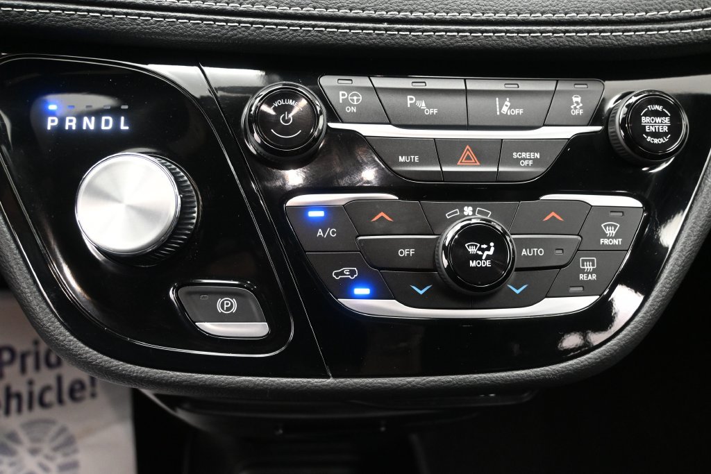 Used 2023 Chrysler Pacifica Touring-L w/ S Appearance Package FWD image 23