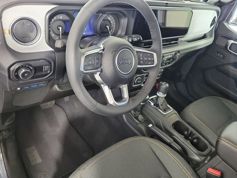 Used 2025 Jeep Wrangler Unlimited Sahara w/ Safety Group image 11